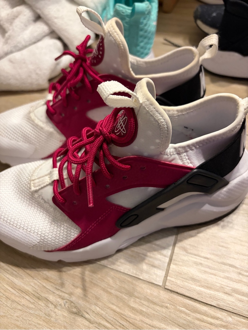 Nike White and Magenta Low-Top Sneakers